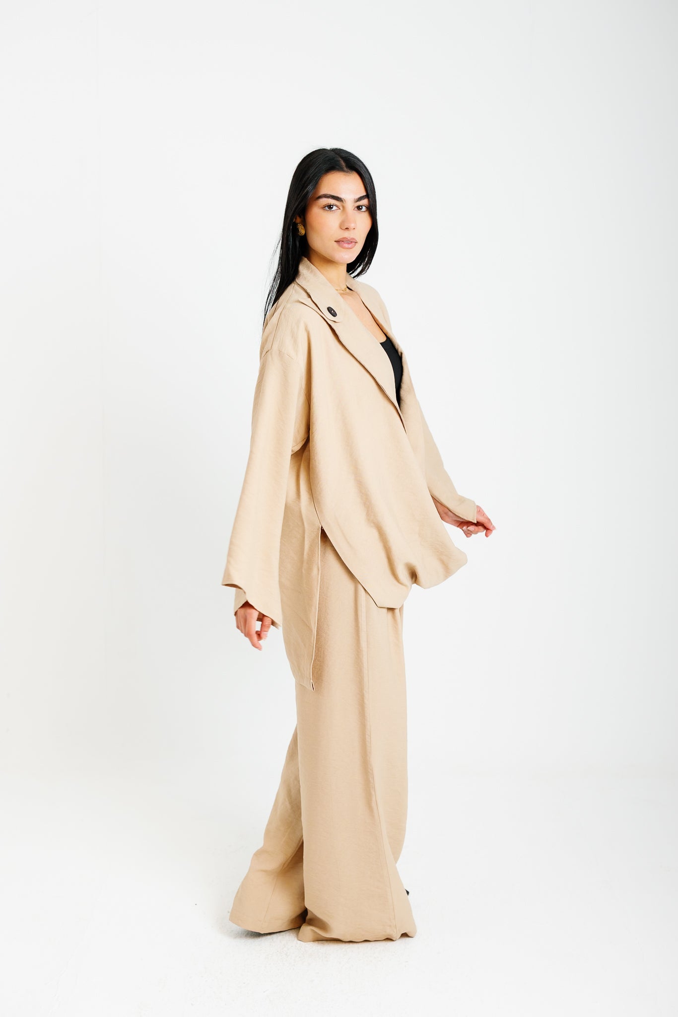 The Twisted Fit Set - Beige