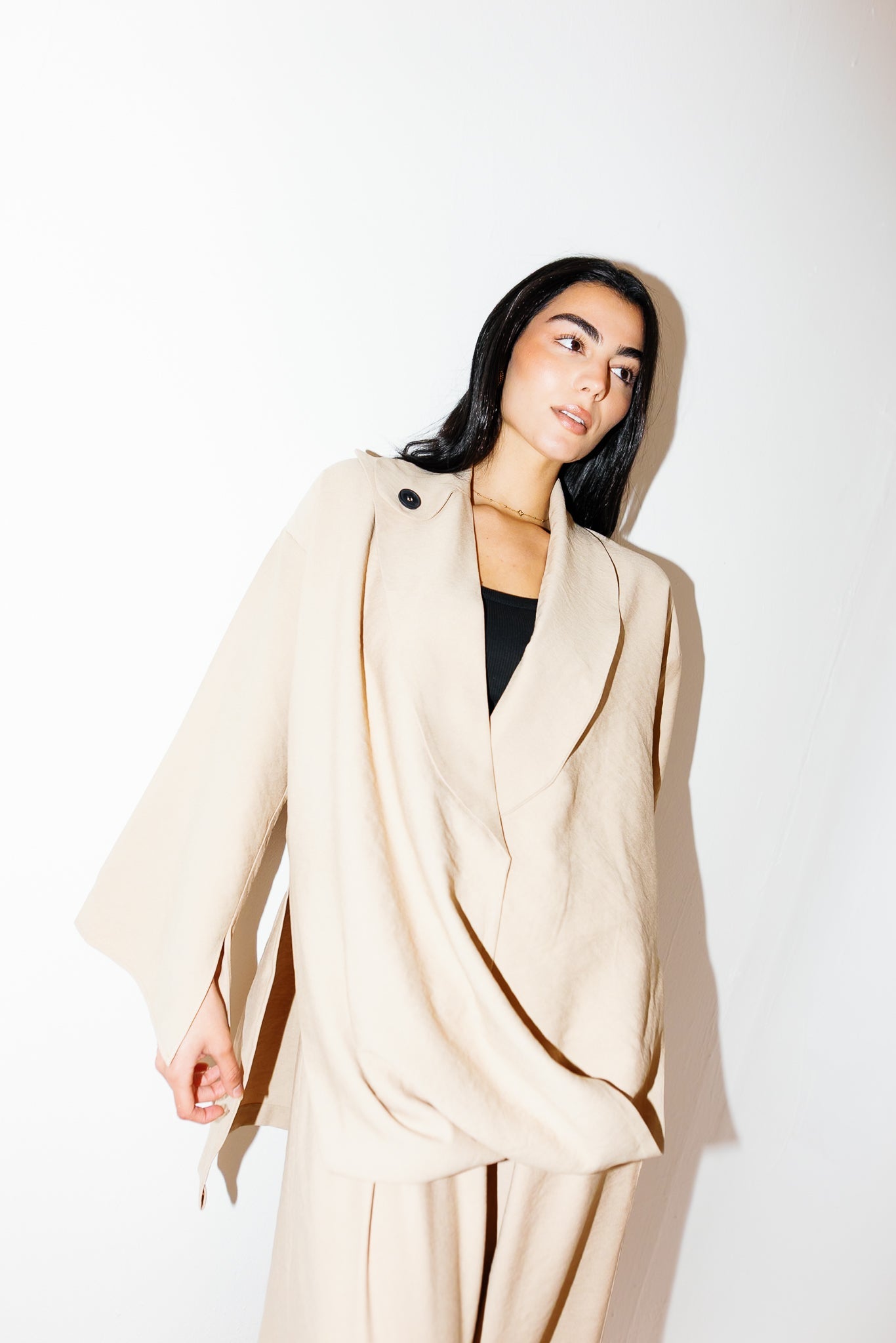 The Twisted Fit Set - Beige