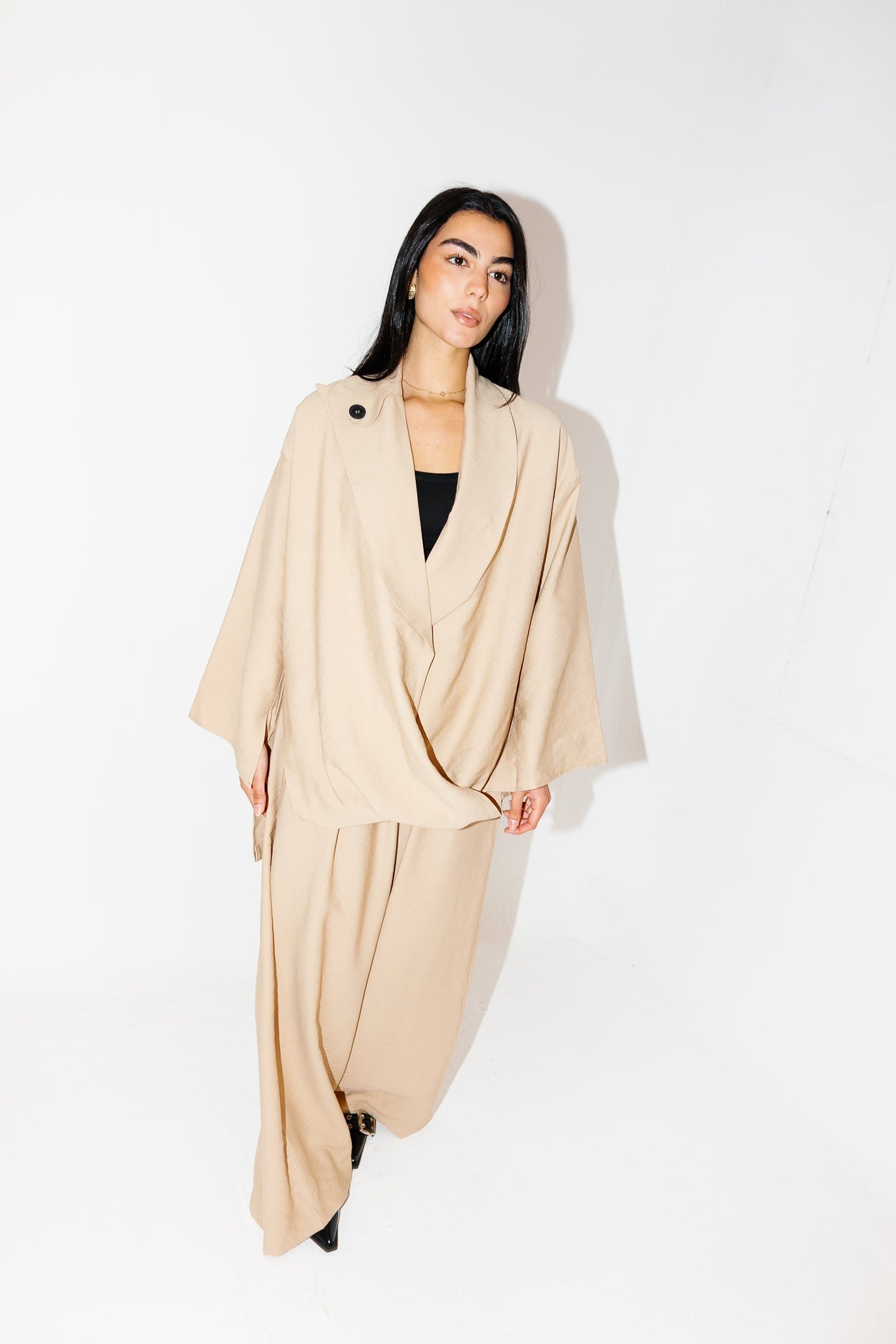 The Twisted Fit Set - Beige