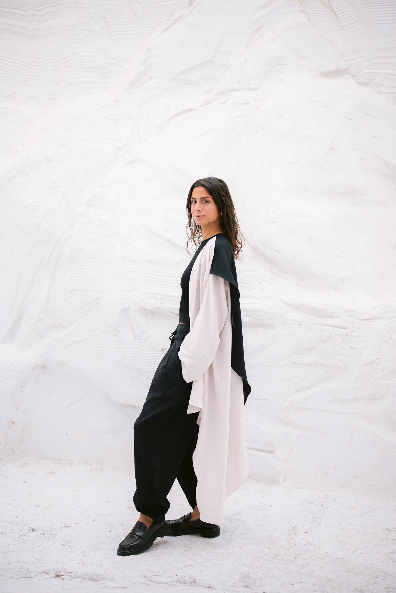 Dual Flowy Kimono - Black/Offwhite