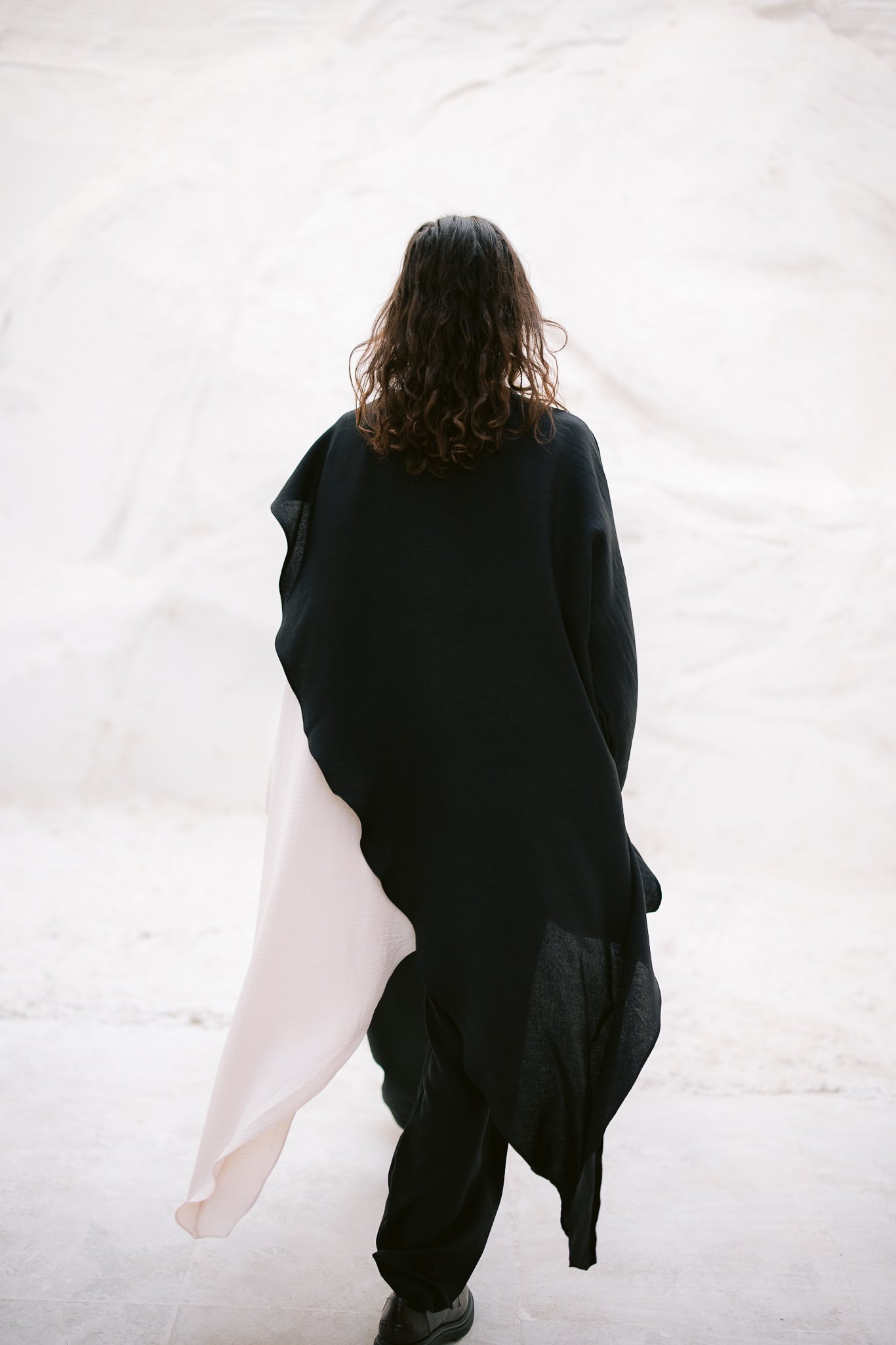 Dual Flowy Kimono - Black/Offwhite