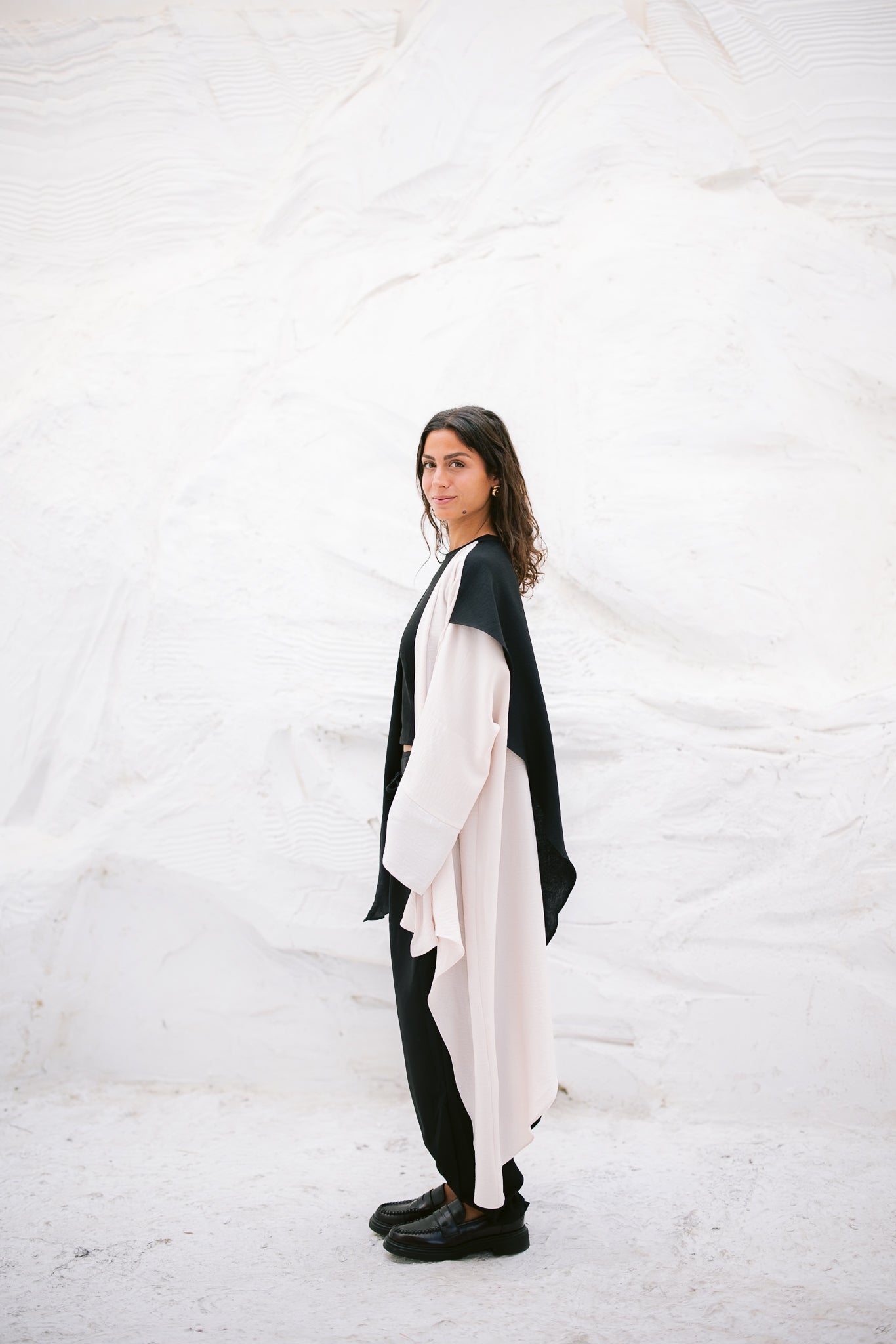 Dual Flowy Kimono - Black/Offwhite