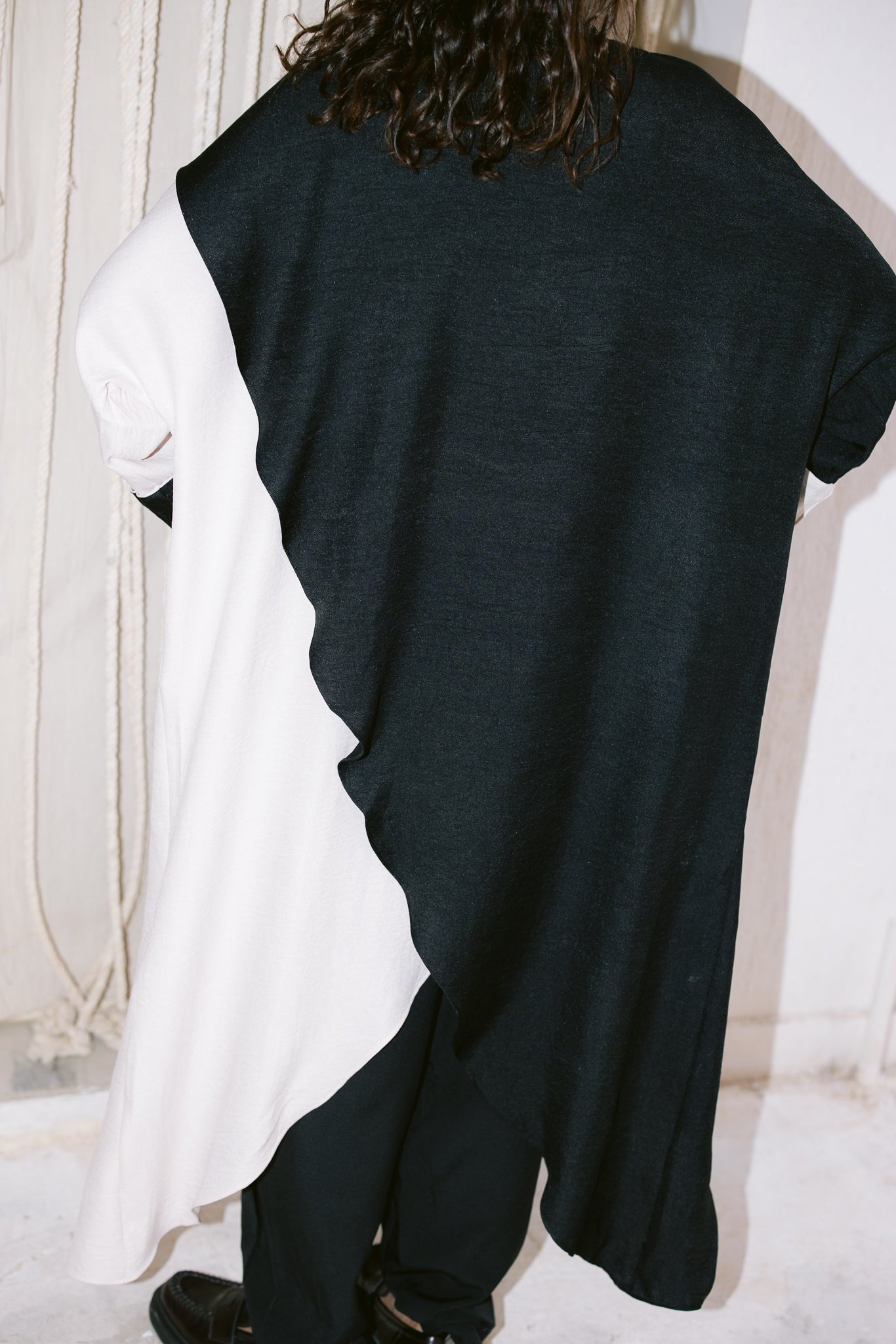 Dual Flowy Kimono - Black/Offwhite