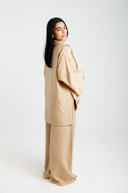 The Twisted Fit Set - Beige