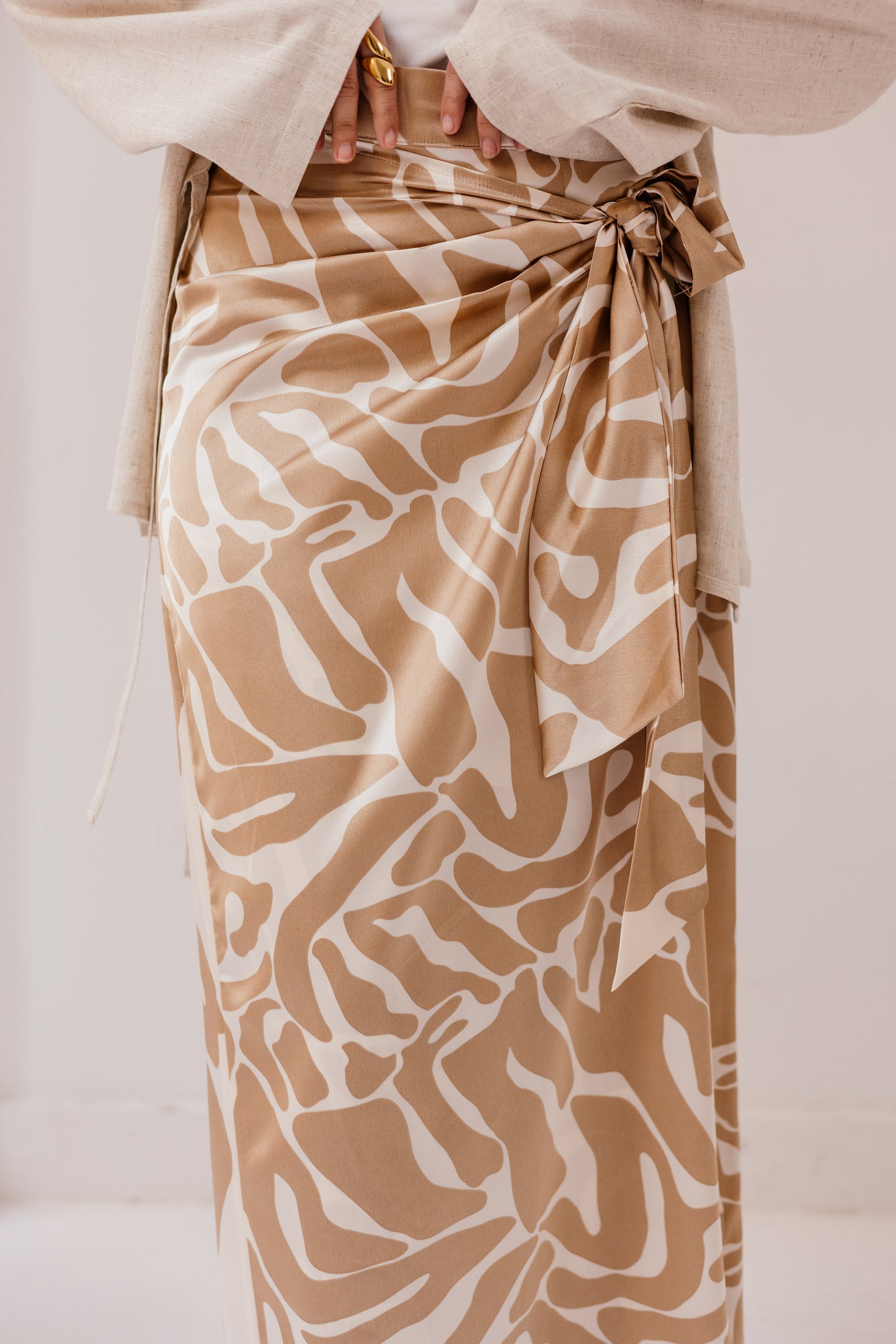 Fiora Silk Skirt in Champagne
