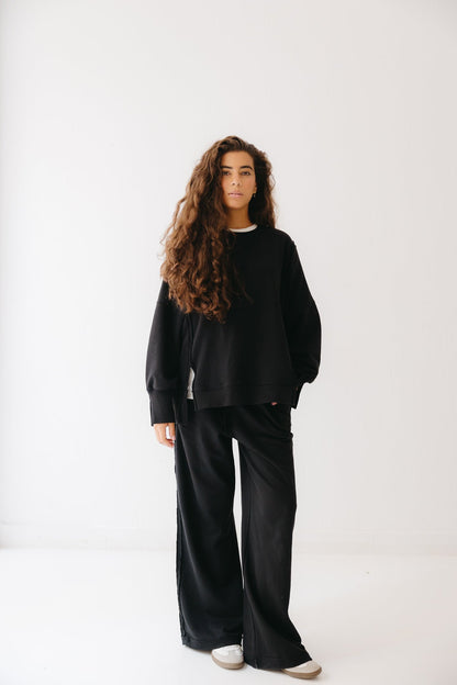 The Ease Lounge Set in Black