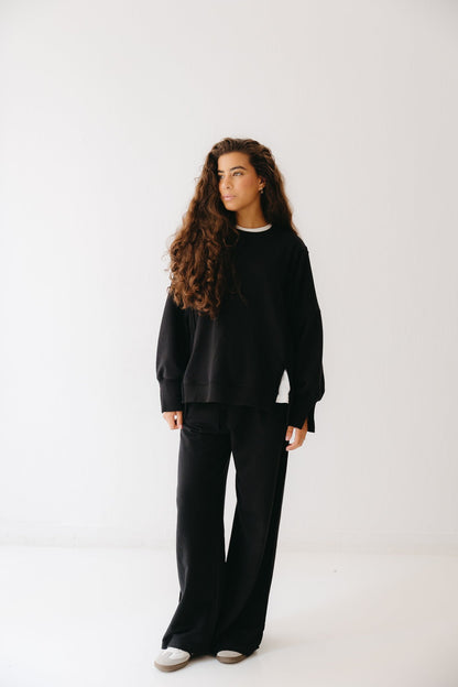 The Ease Lounge Set in Black