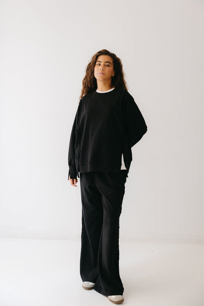 The Ease Lounge Set in Black