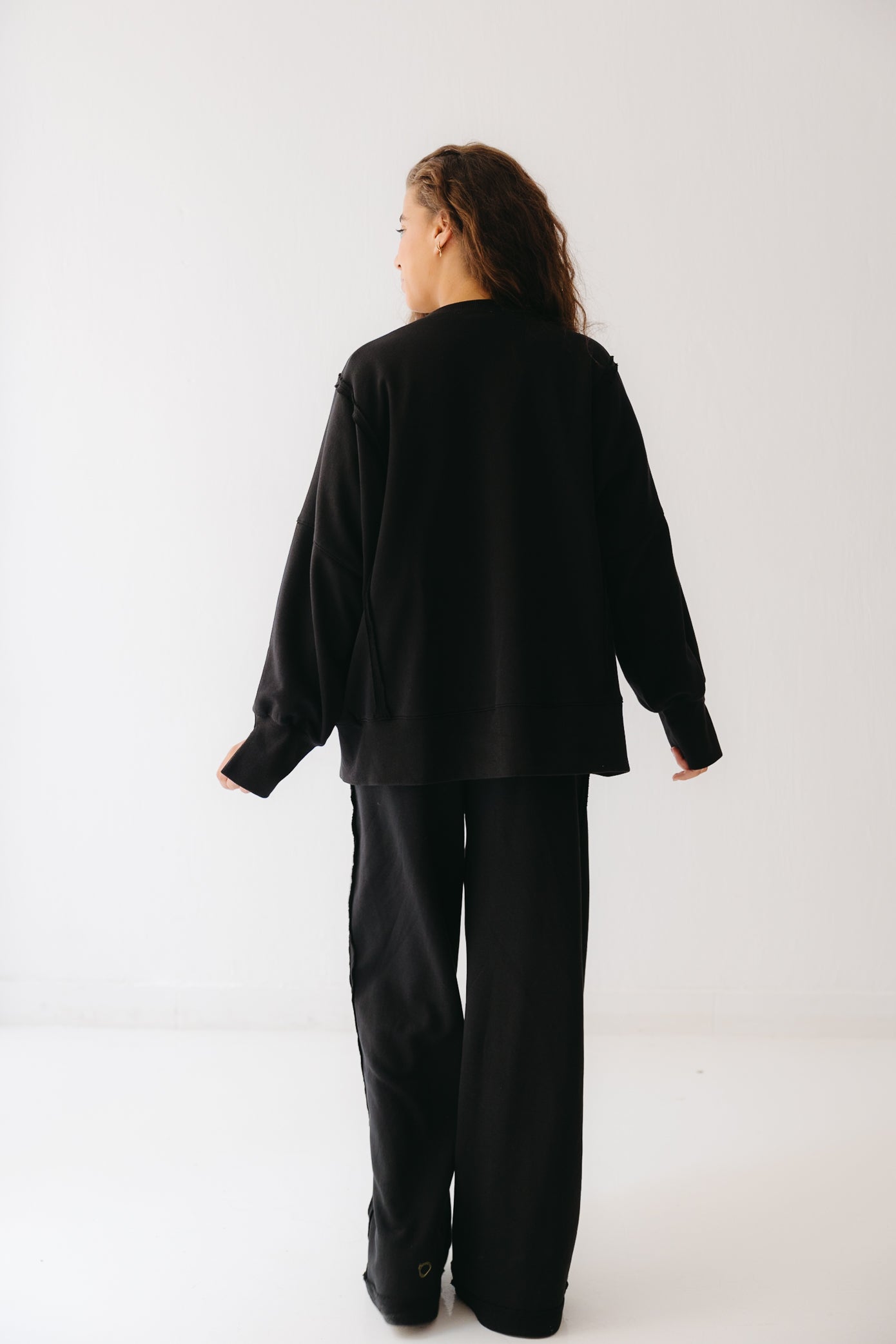 The Ease Lounge Set in Black