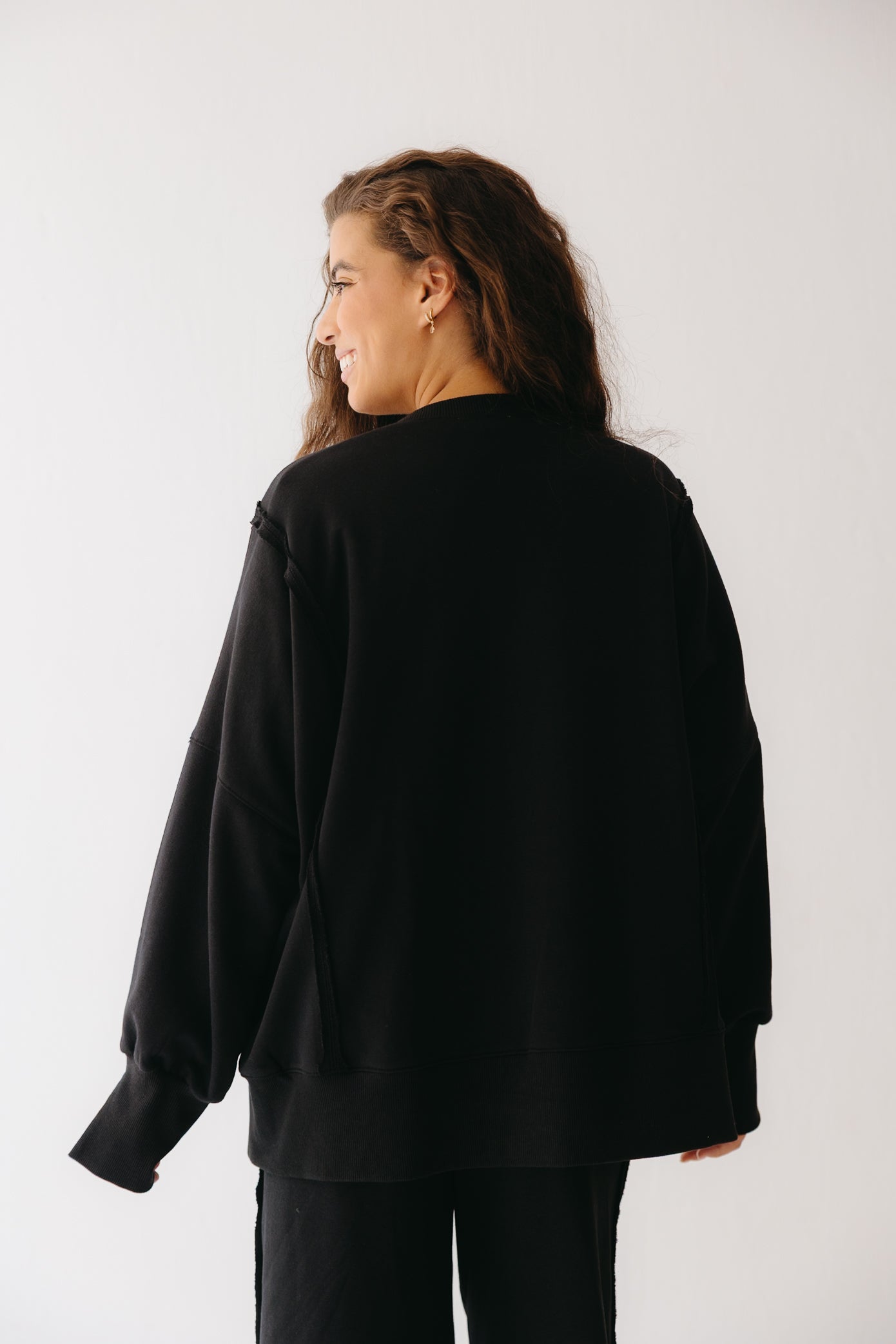 The Ease Lounge Set in Black