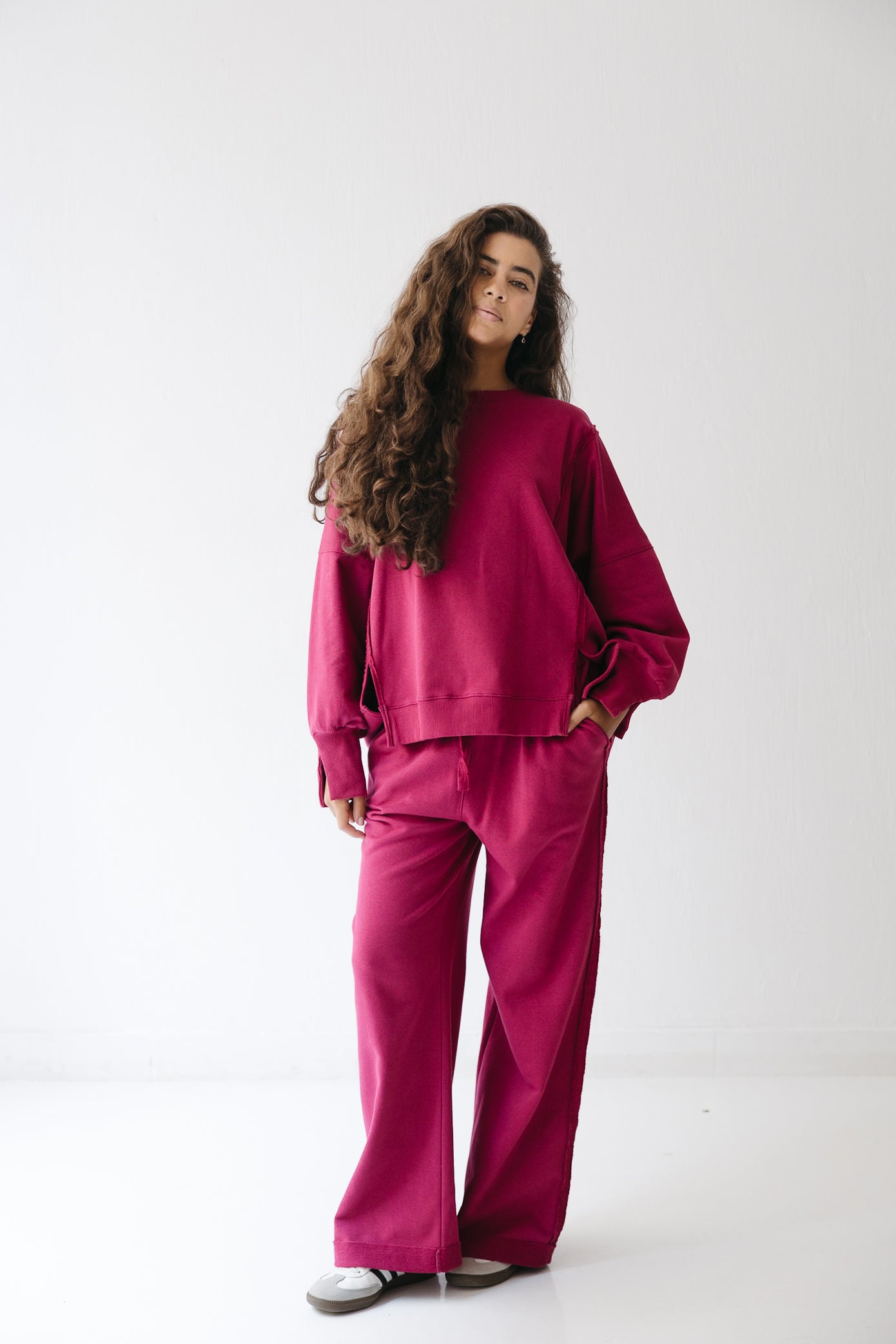 The Ease Lounge Set in Raspberry