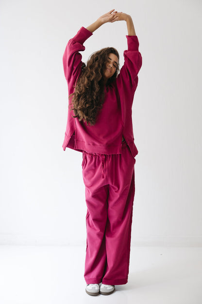 The Ease Lounge Set in Raspberry