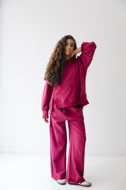 The Ease Lounge Set in Raspberry