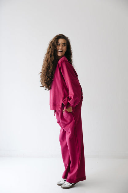 The Ease Lounge Set in Raspberry