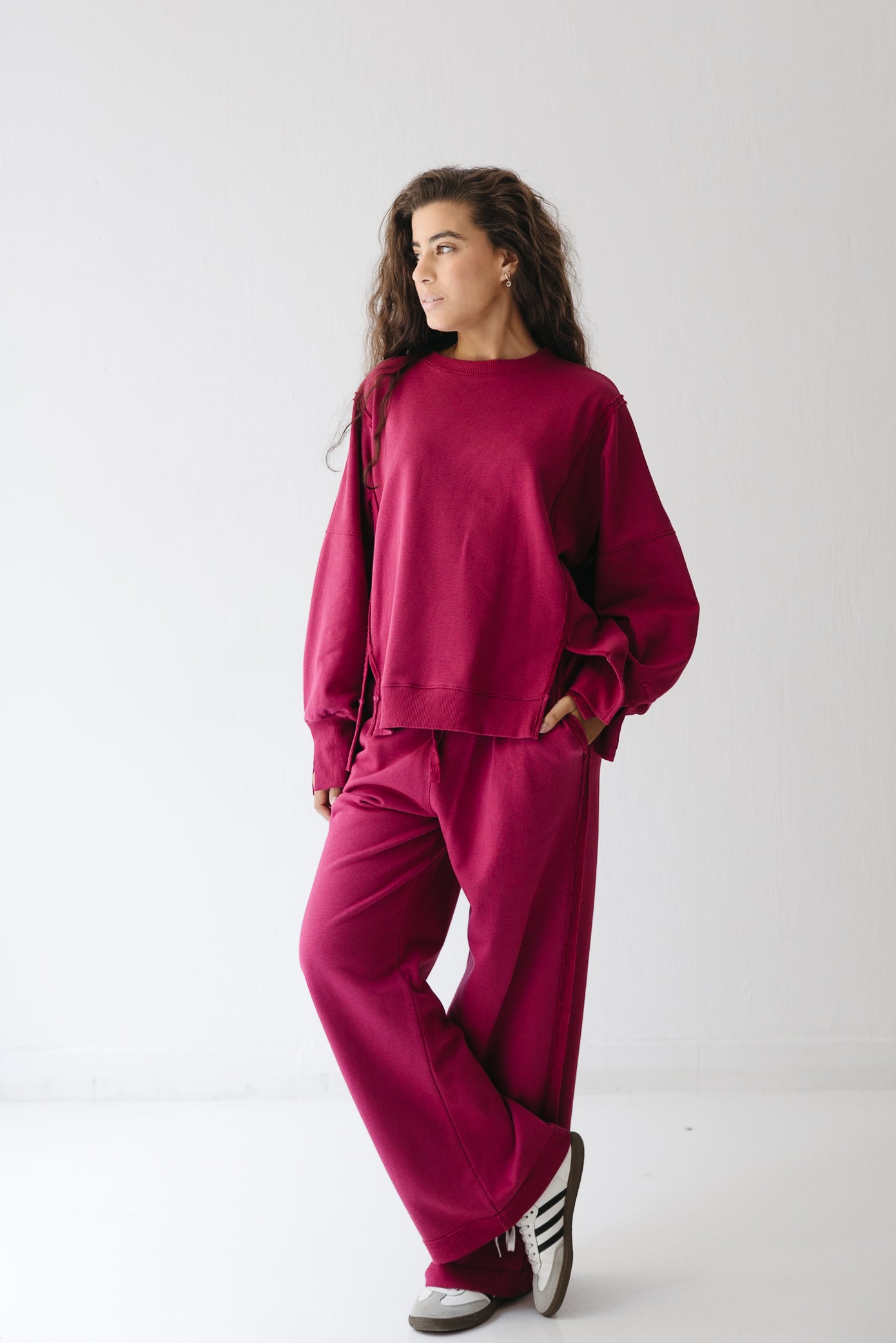 The Ease Lounge Set in Raspberry
