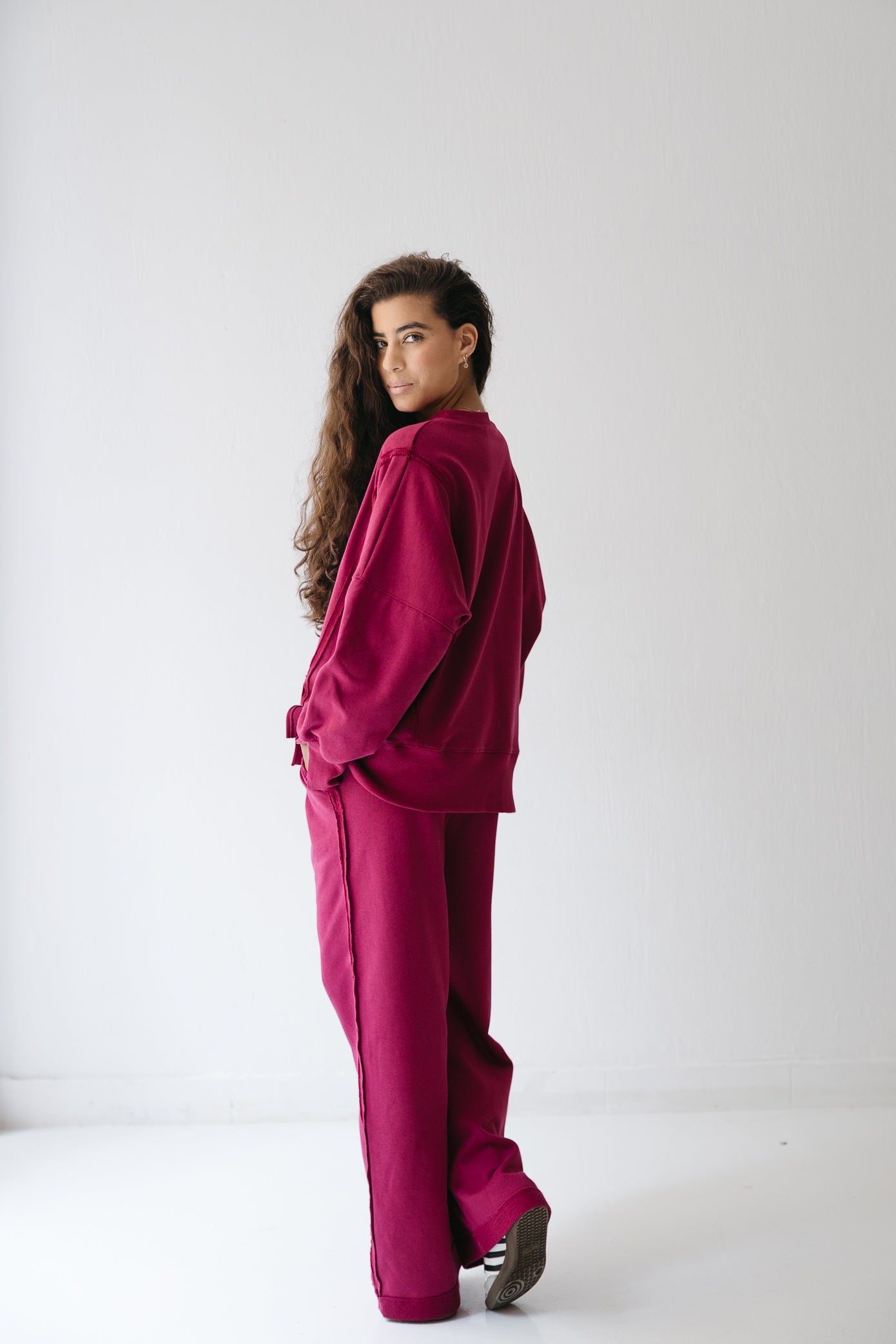 The Ease Lounge Set in Raspberry