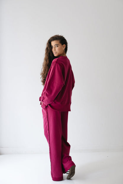 The Ease Lounge Set in Raspberry