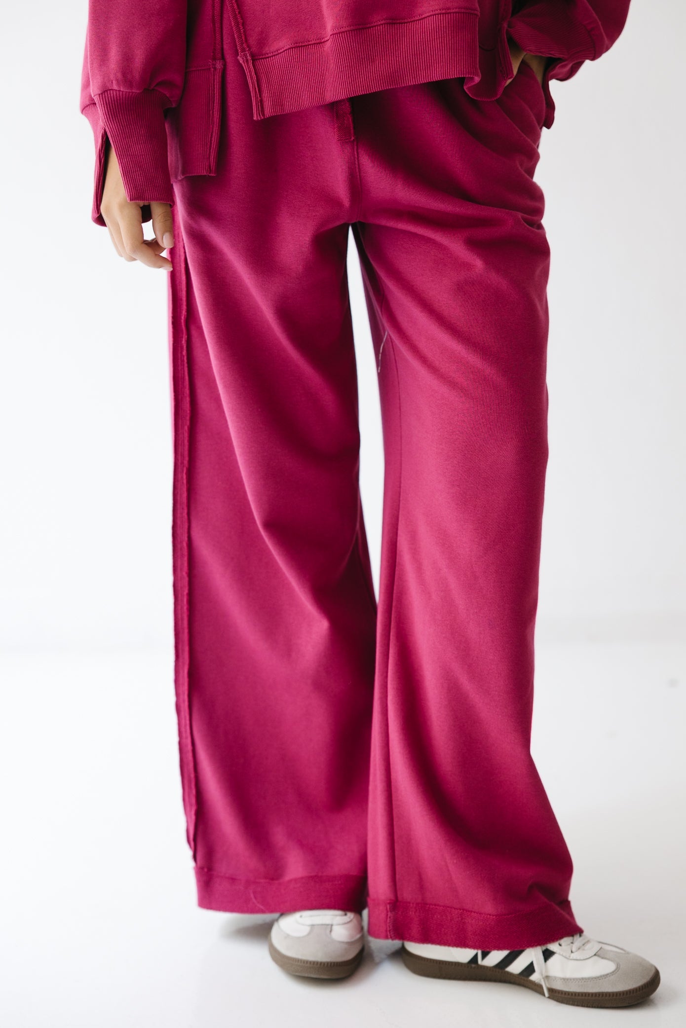 The Ease Lounge Set in Raspberry