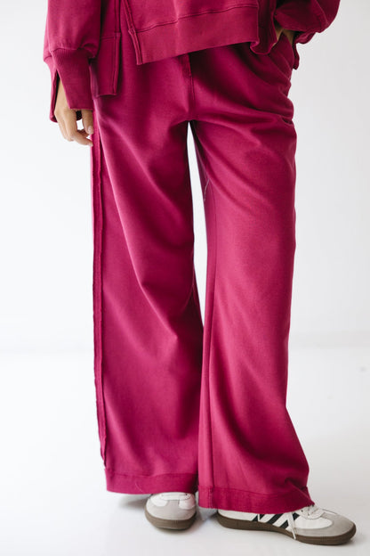 The Ease Lounge Set in Raspberry