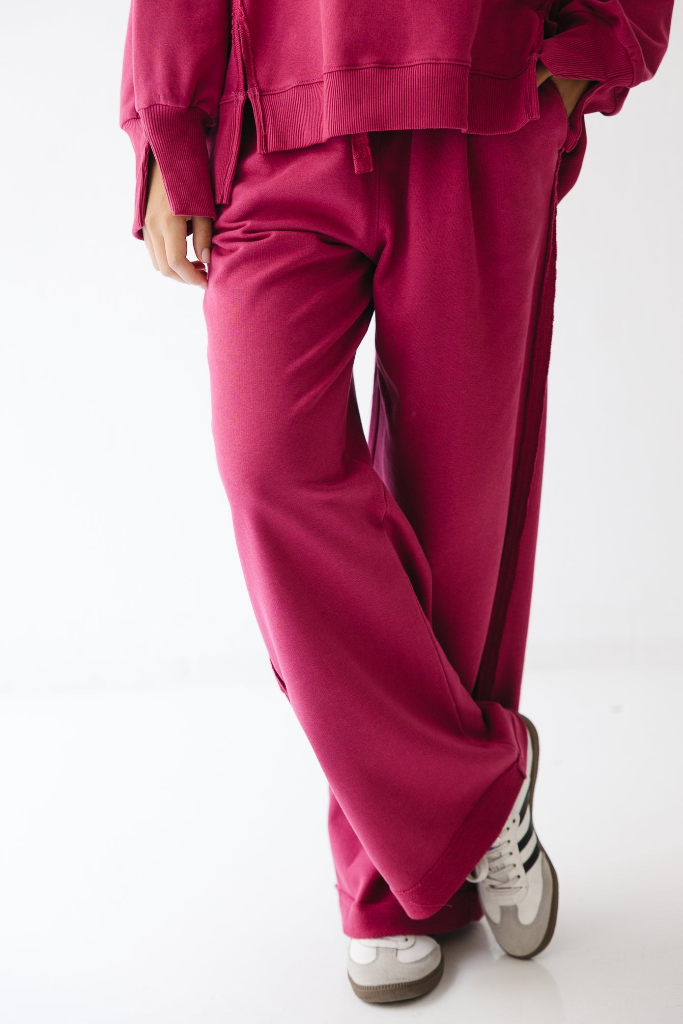 The Ease Lounge Set in Raspberry