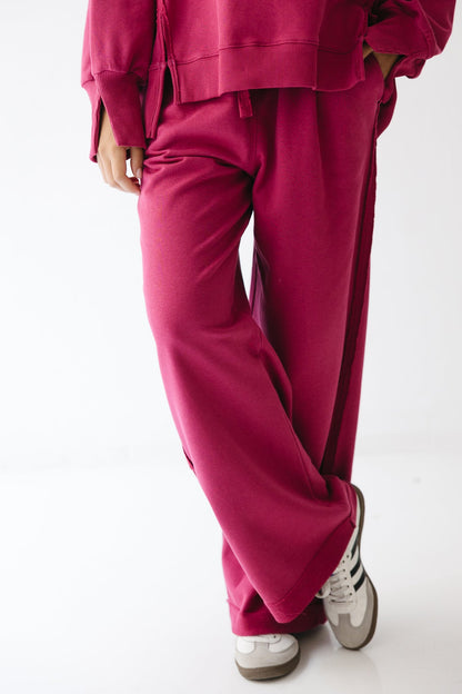 The Ease Lounge Set in Raspberry