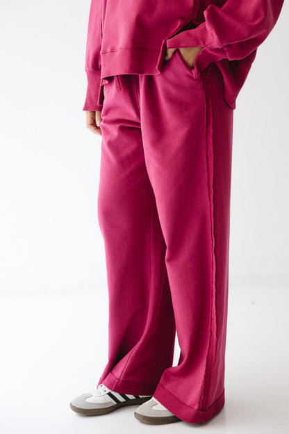 The Ease Lounge Set in Raspberry