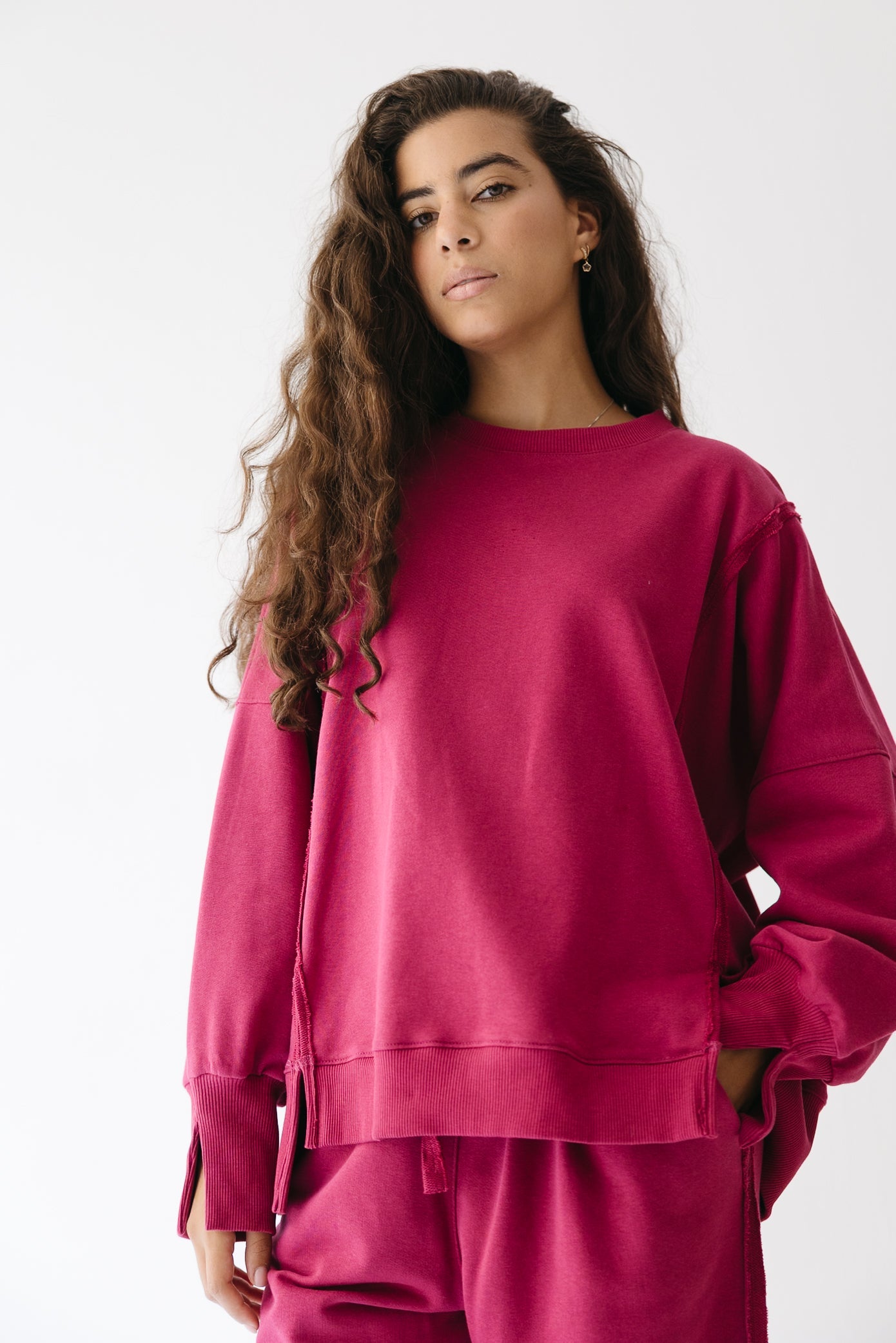 The Ease Lounge Set in Raspberry