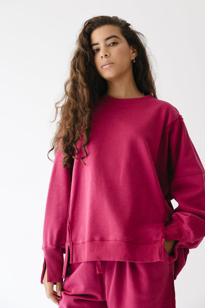 The Ease Lounge Set in Raspberry