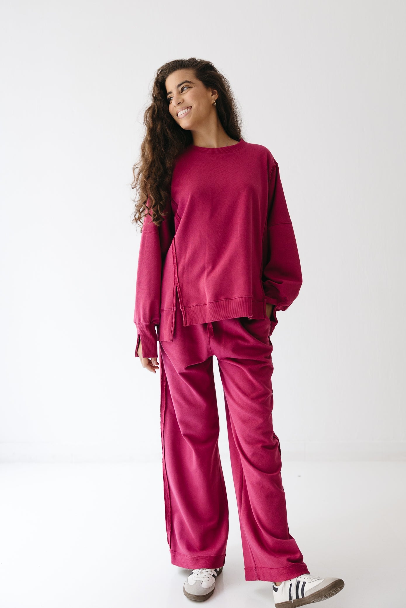 The Ease Lounge Set in Raspberry