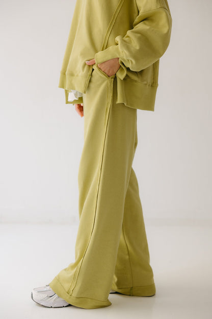 The Ease Lounge Set in Lime