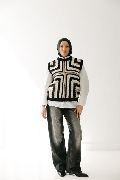 The Artisan Vest in Black