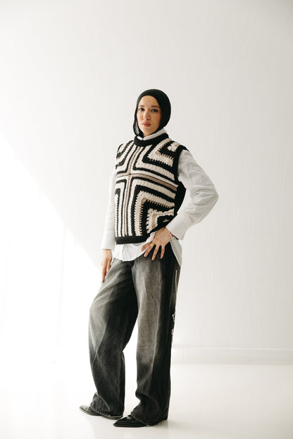 The Artisan Vest in Black