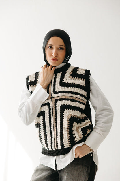 The Artisan Vest in Black